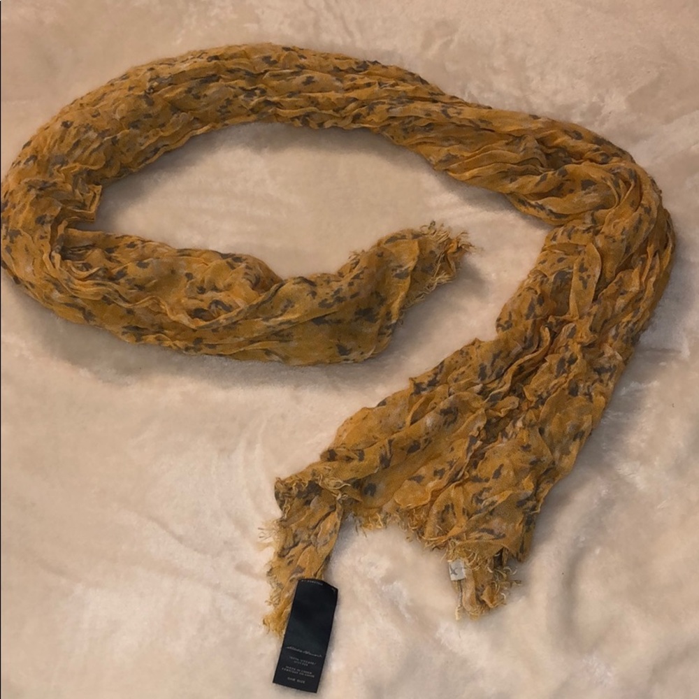 Eddie Bauer scarf